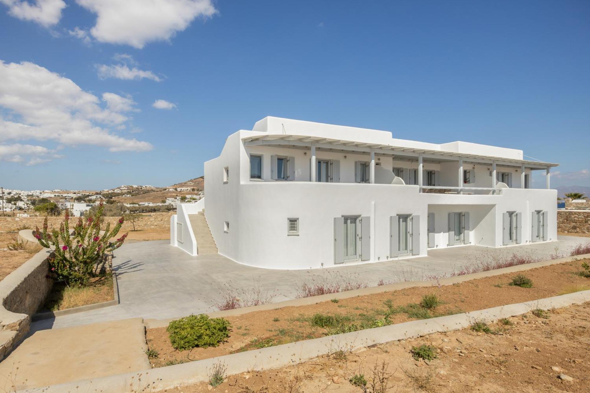 Paros Melodia * לוגאראס